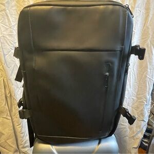 Stylish Black Men's vacuum Backpack